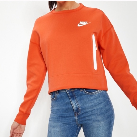 Nike Tops - Cropped Nike sweatshirt